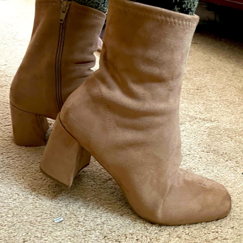 Beige suede boots chunky heel